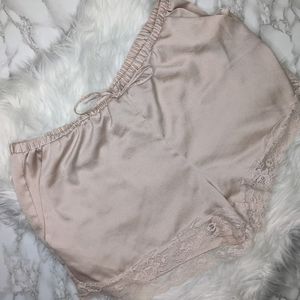 Love to Lounge Light Cream Sleeping Shorts Size Medium